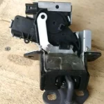 Mazda 3 BL замок крышки багажника