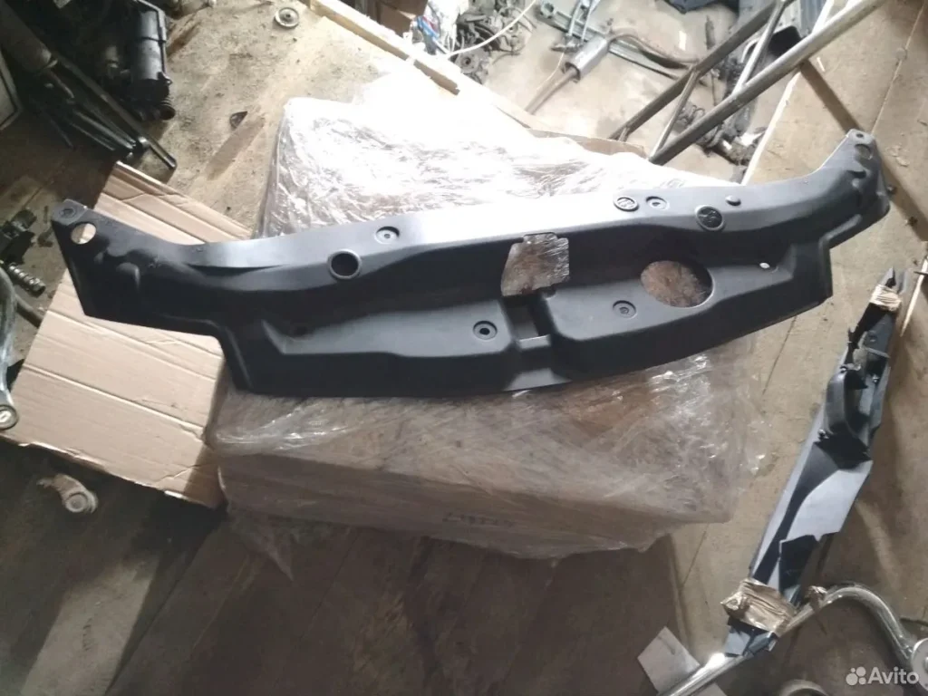 Honda Civic 5D накладка на замок капота