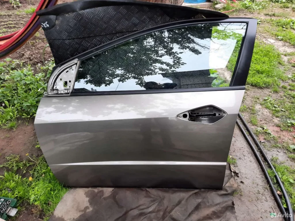 Honda Civic 5D дверь передняя левая