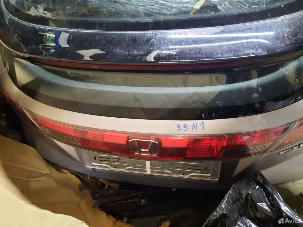 Крышка багажника в сборе Honda Civic 5D