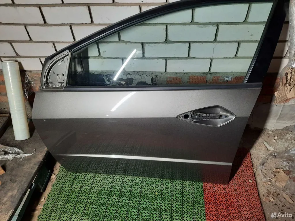 Honda Civic 5D дверь передняя левая