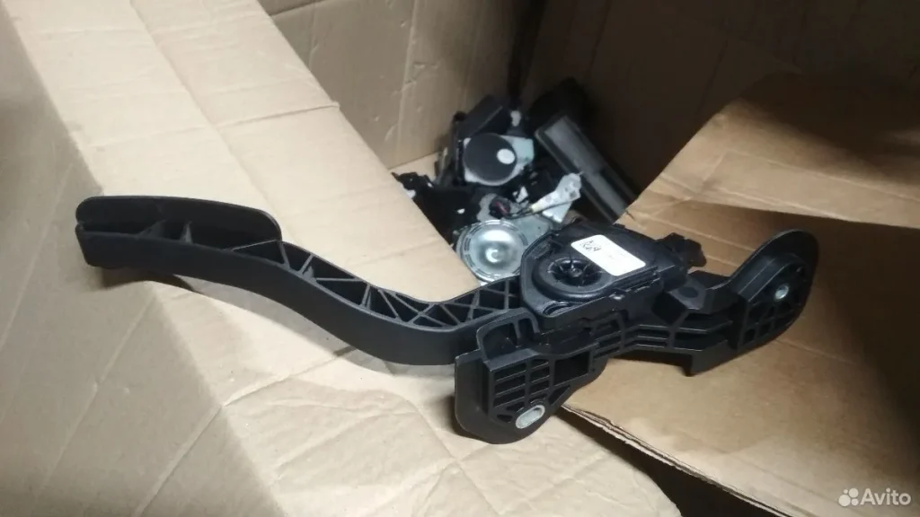 Mazda 6 GH педаль газа