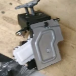 Mazda 3 BL замок крышки багажника